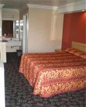 Ontario Inn & Suites Монклер Экстерьер фото
