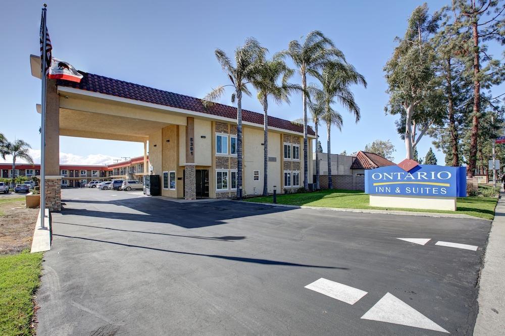 Ontario Inn & Suites Монклер Экстерьер фото